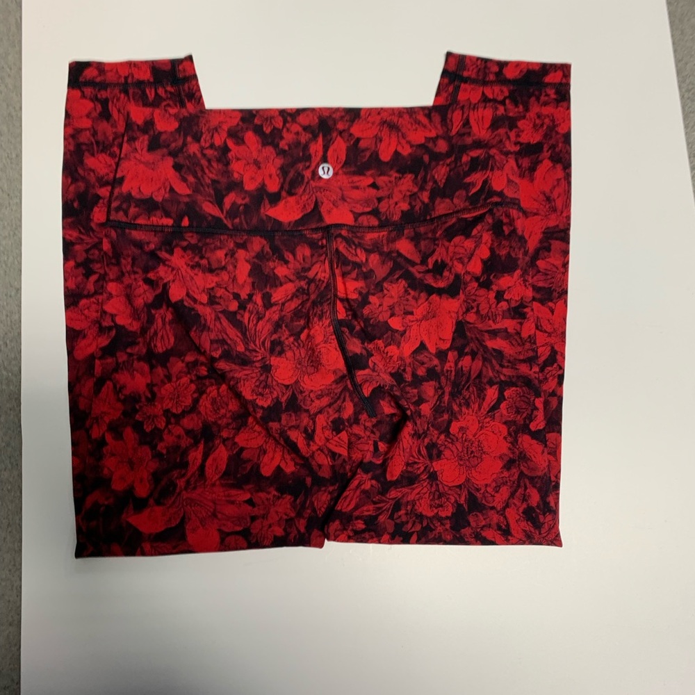 Lululemon Wunder Under HR 7/8 size 8